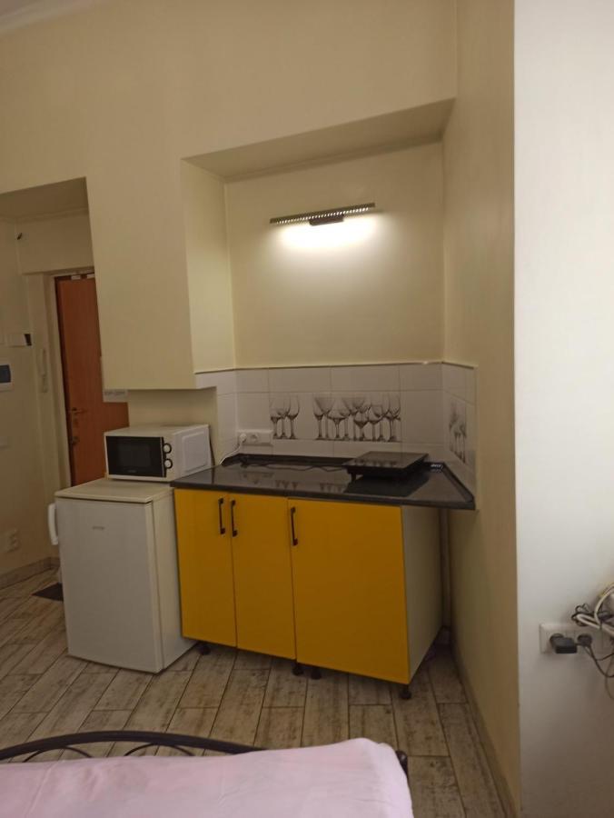 Smart Yellow Apartment-15 Хв Від Жд Вокзалу Lviv Buitenkant foto
