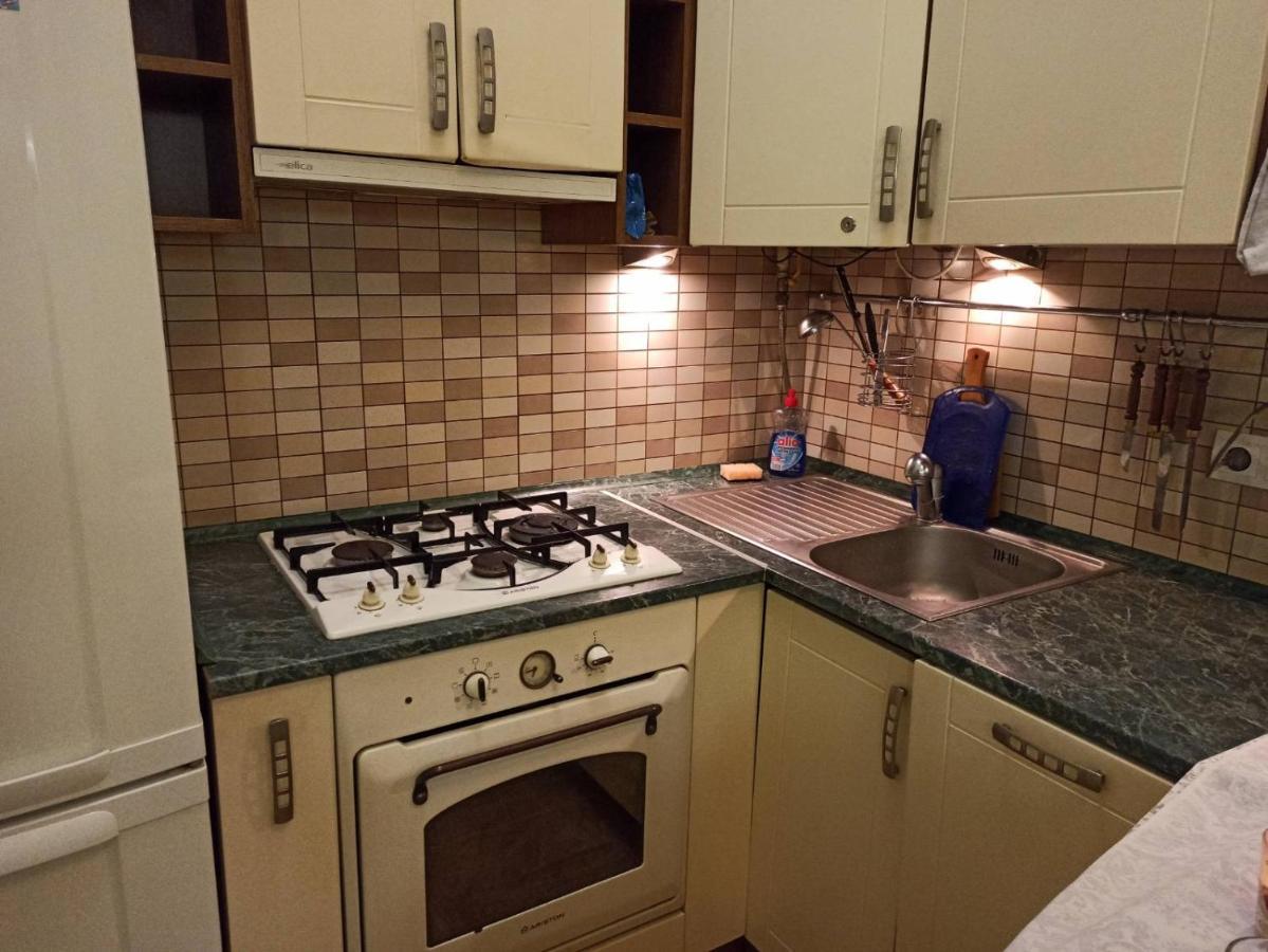 Smart Yellow Apartment-15 Хв Від Жд Вокзалу Lviv Buitenkant foto